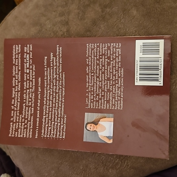 3/$20 Poshmark Selling 101 J. Lynn Paperback Book - Picture 2 of 6